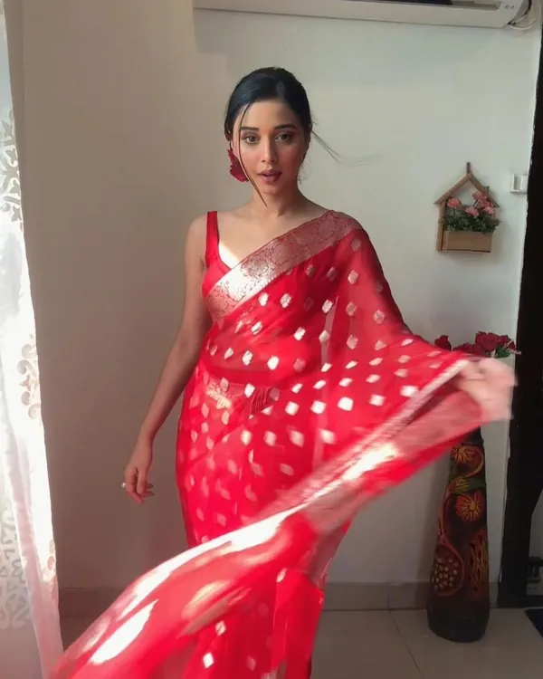 RED_TRENDY_SAREE_READY_TO_WEAR_1-MINUTE